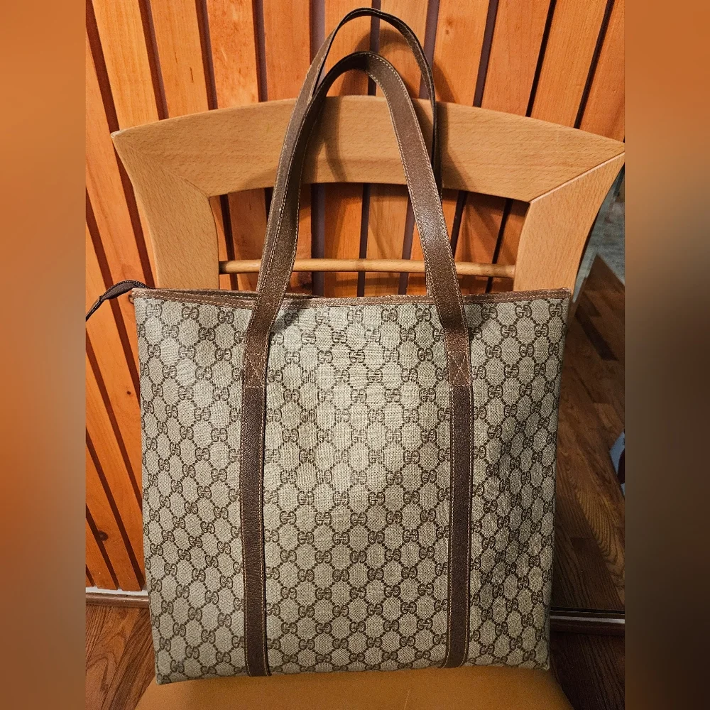 SOLD Gucci GG Supreme Tote Large - Picture 4 of 13